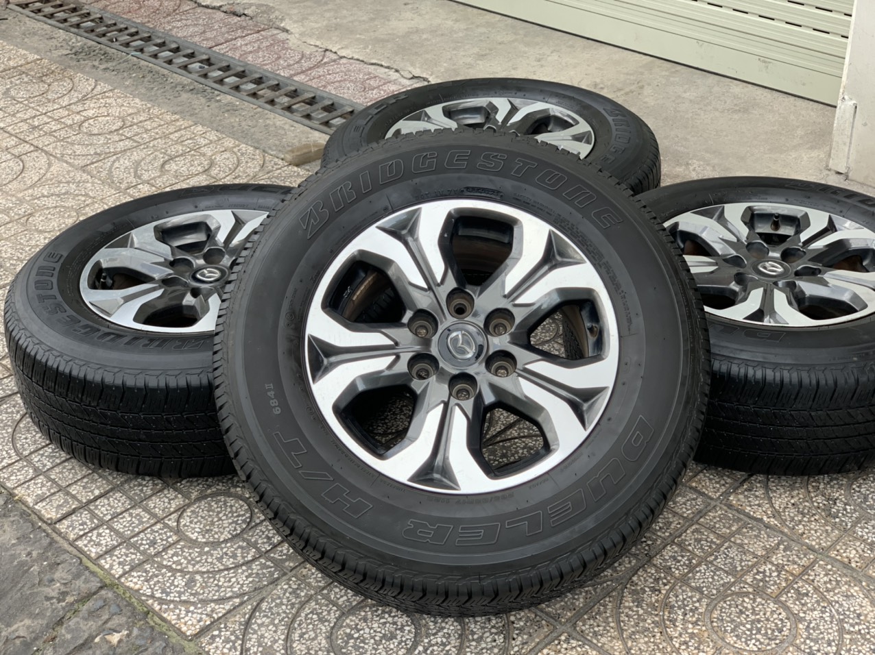 Mâm Mazda BT-50 lắp lốp 265/65R17