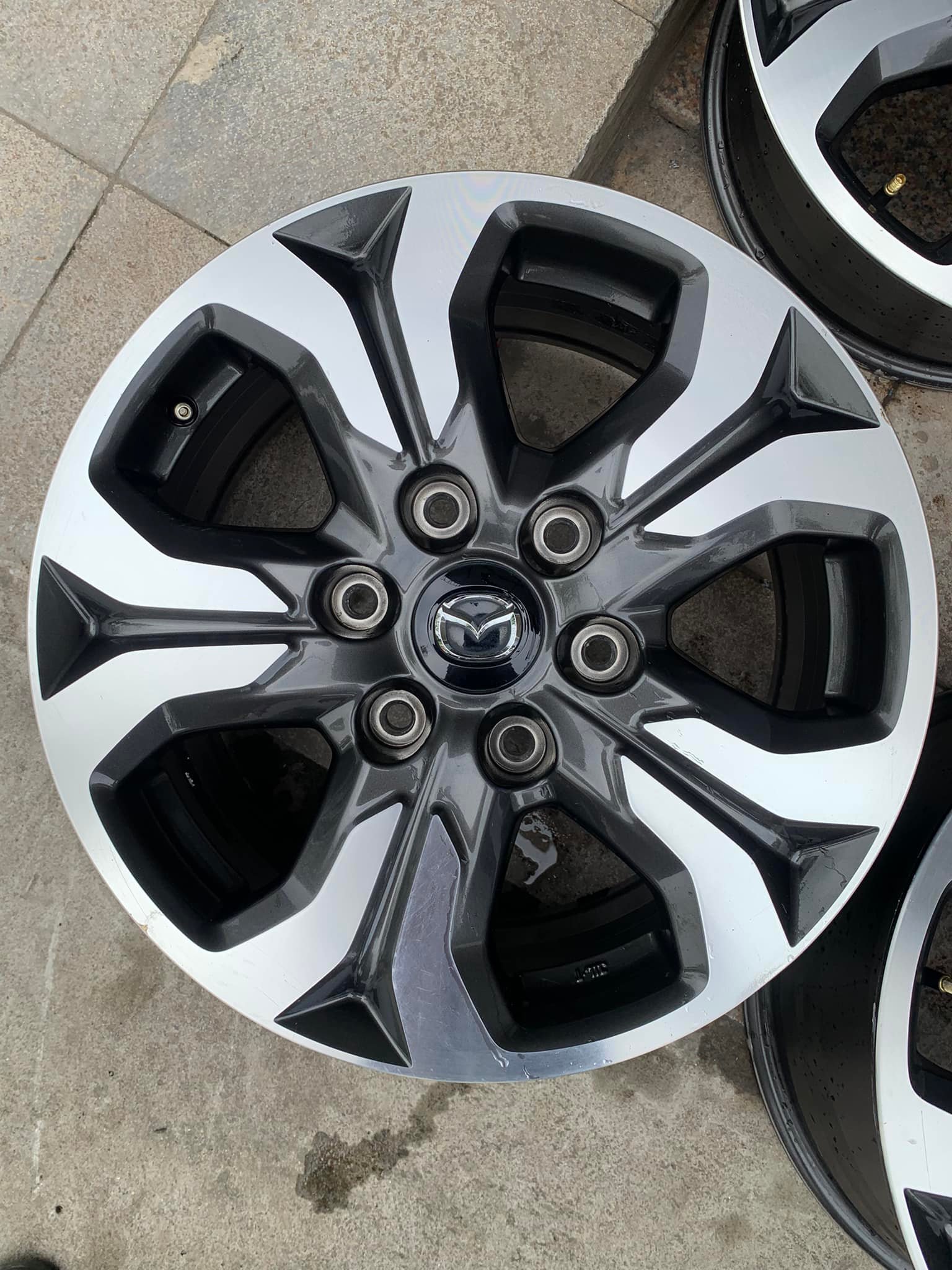 Mâm Mazda BT-50 lắp lốp 265/65R17
