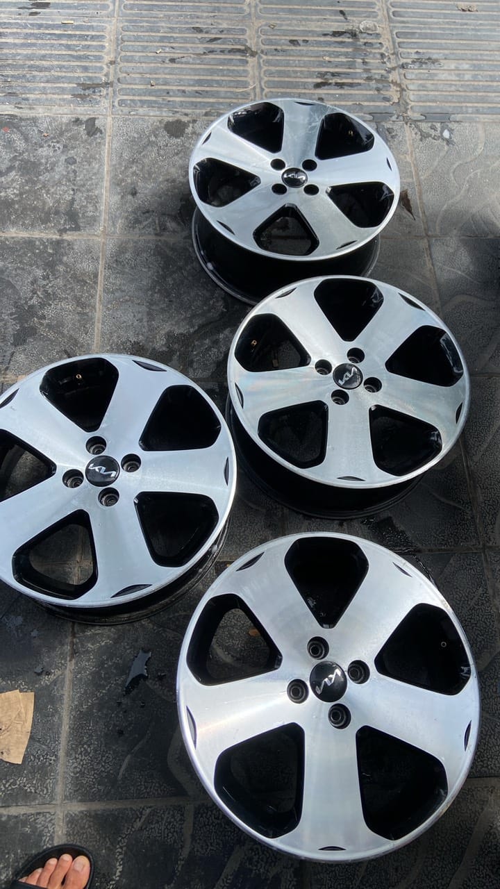 Mâm Kia Rio lắp lốp 205/45R17 theo xe