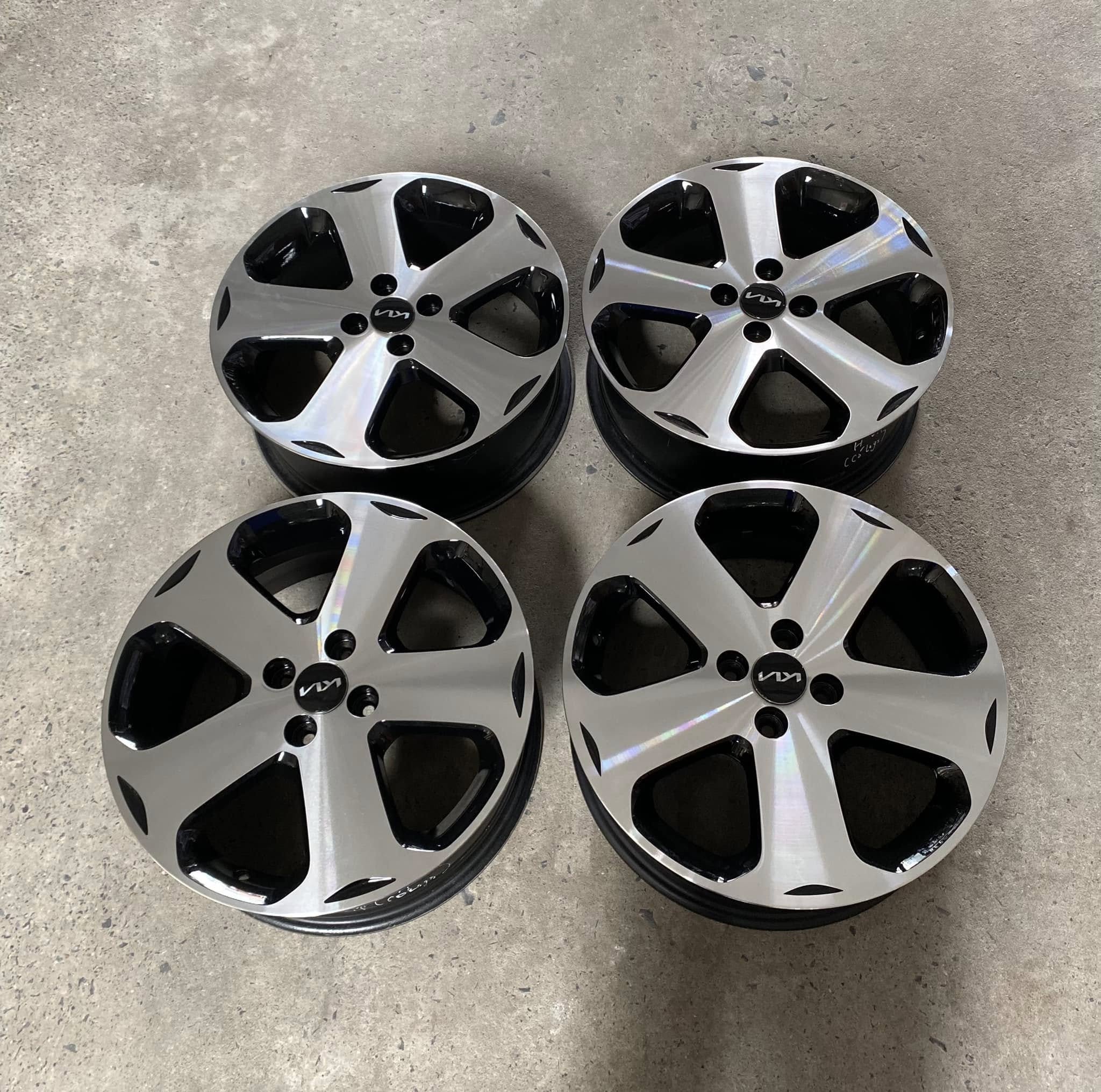 Mâm Kia Rio lắp lốp 205/45R17 theo xe