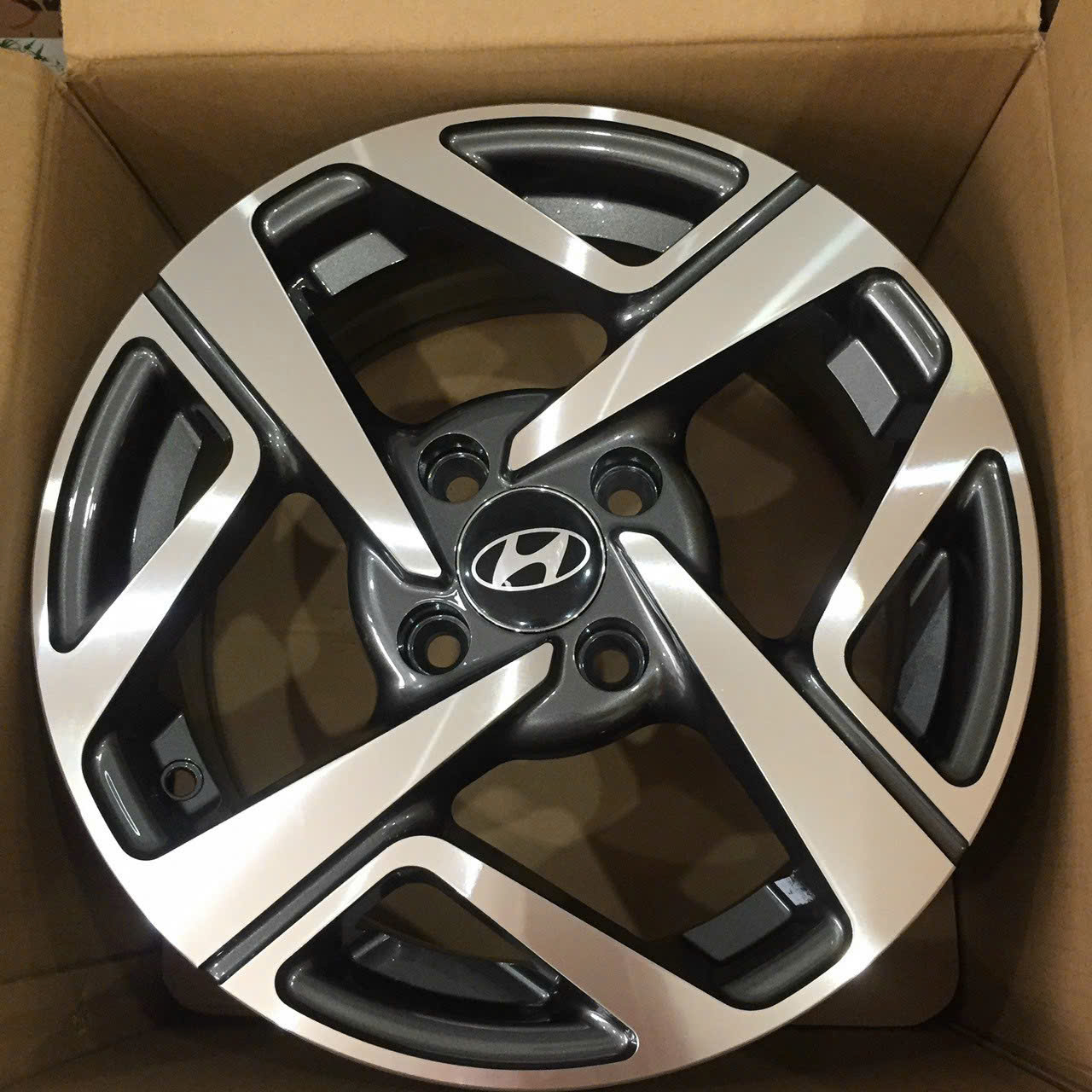 Mâm Lazang độ 14 inch cho Getz, vios, I10, Morning Spark mẫu 3