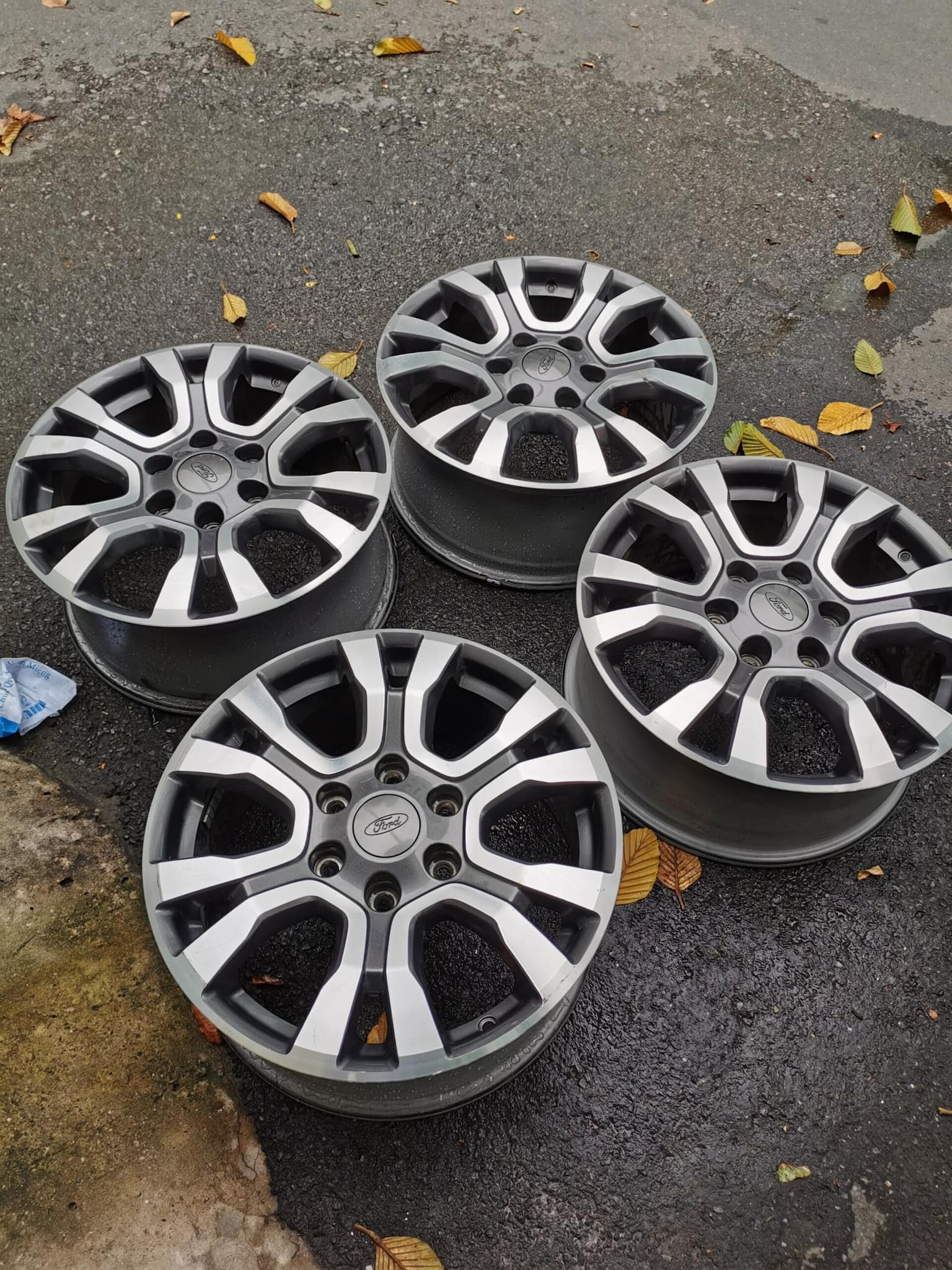 Mâm Ford Ranger Wildtrak 3.2 lắp lốp 265/65R18