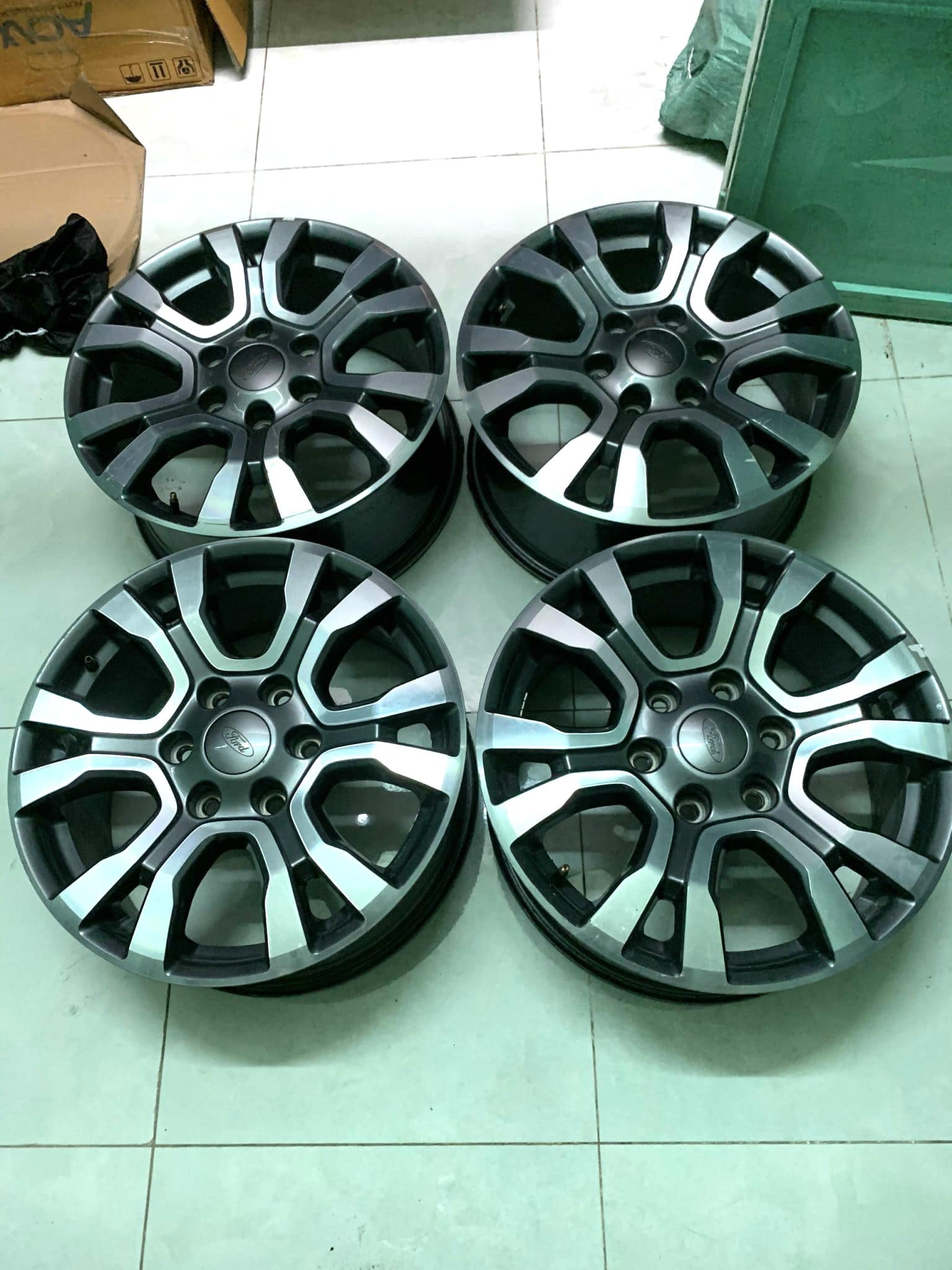 Mâm Ford Ranger Wildtrak 3.2 lắp lốp 265/65R18
