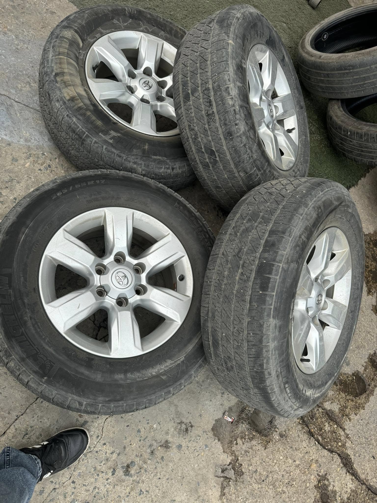 Mâm lốp lazang Toyota LandCruiser Prado 2015 17 inch lốp 265/65R17