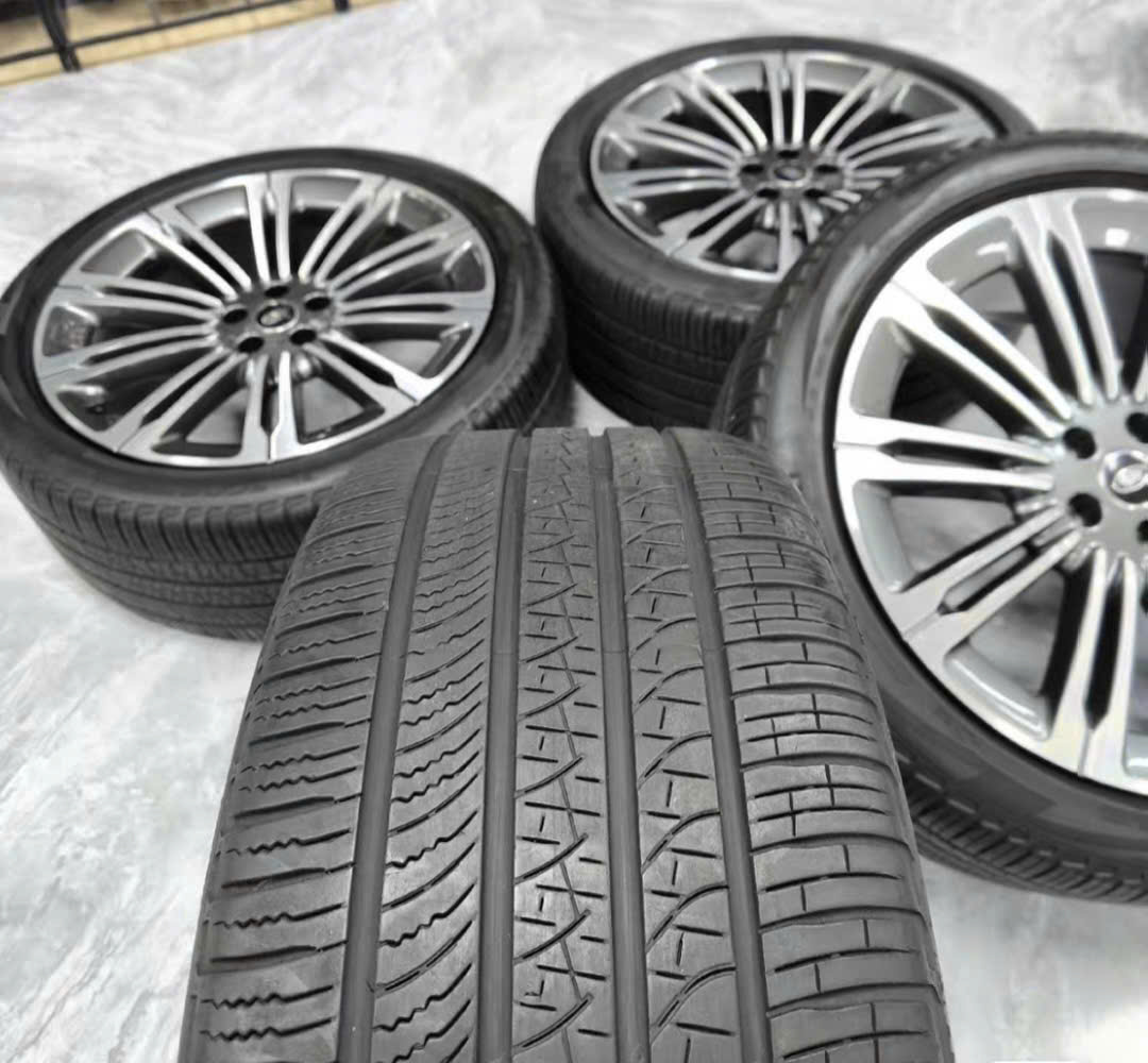 Mâm lazang 2024 Land Rover Range Rover 23" chính hãng theo xe