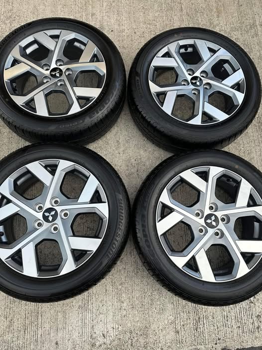Mâm Lazang 2023-2025 Mitsubishi Xpander Cross 17 inch chính hãng tháo xe