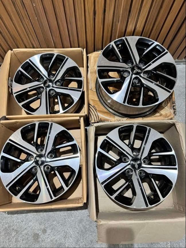 Mâm Lazang 2019 Mitsubishi Xpander AT 16 inch chính hãng tháo xe