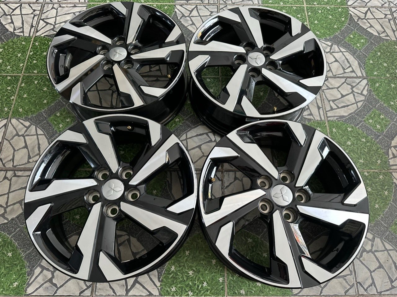 Mâm Lazang 2022-2025 Mitsubishi Xpander Premium 17 inch chính hãng tháo xe