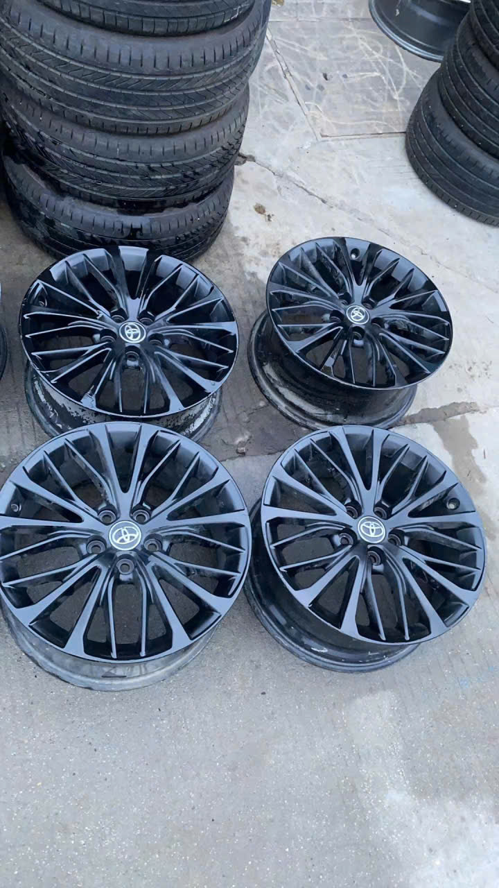 Mẫu mâm lazang theo xe 18 inch lắp Vinfast Limo Green