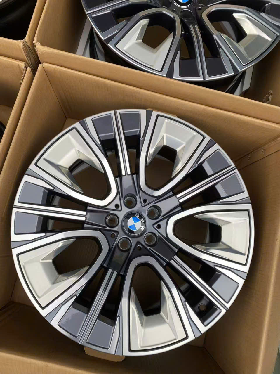  Mâm lốp Lazang BMW lướt 740i Pure 2023 20 inch chính hãng tháo xe