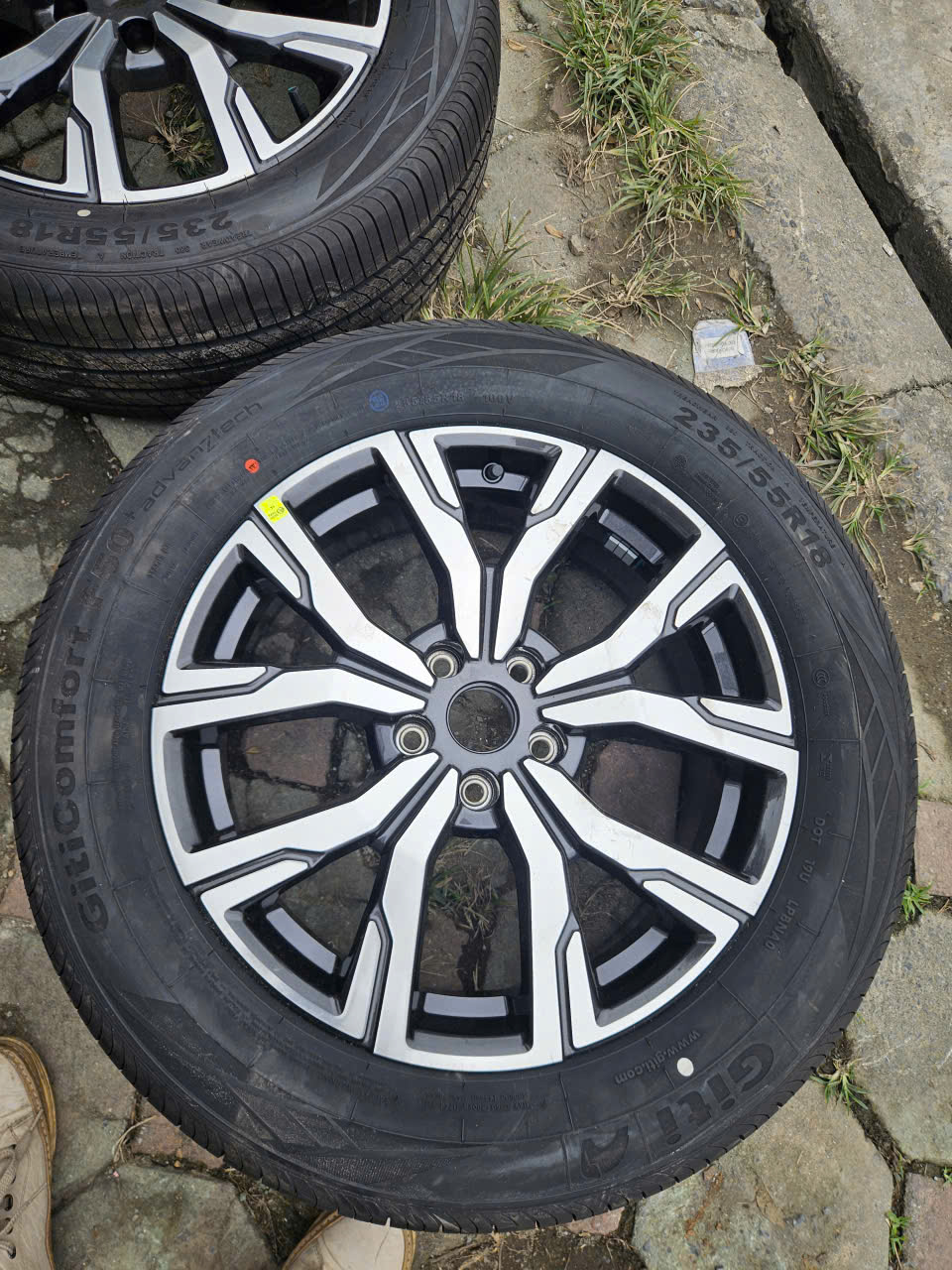 Mâm lazang lốp Ford Territory 2025 19 inch lốp 235/50R19 Goodyear mới 100%