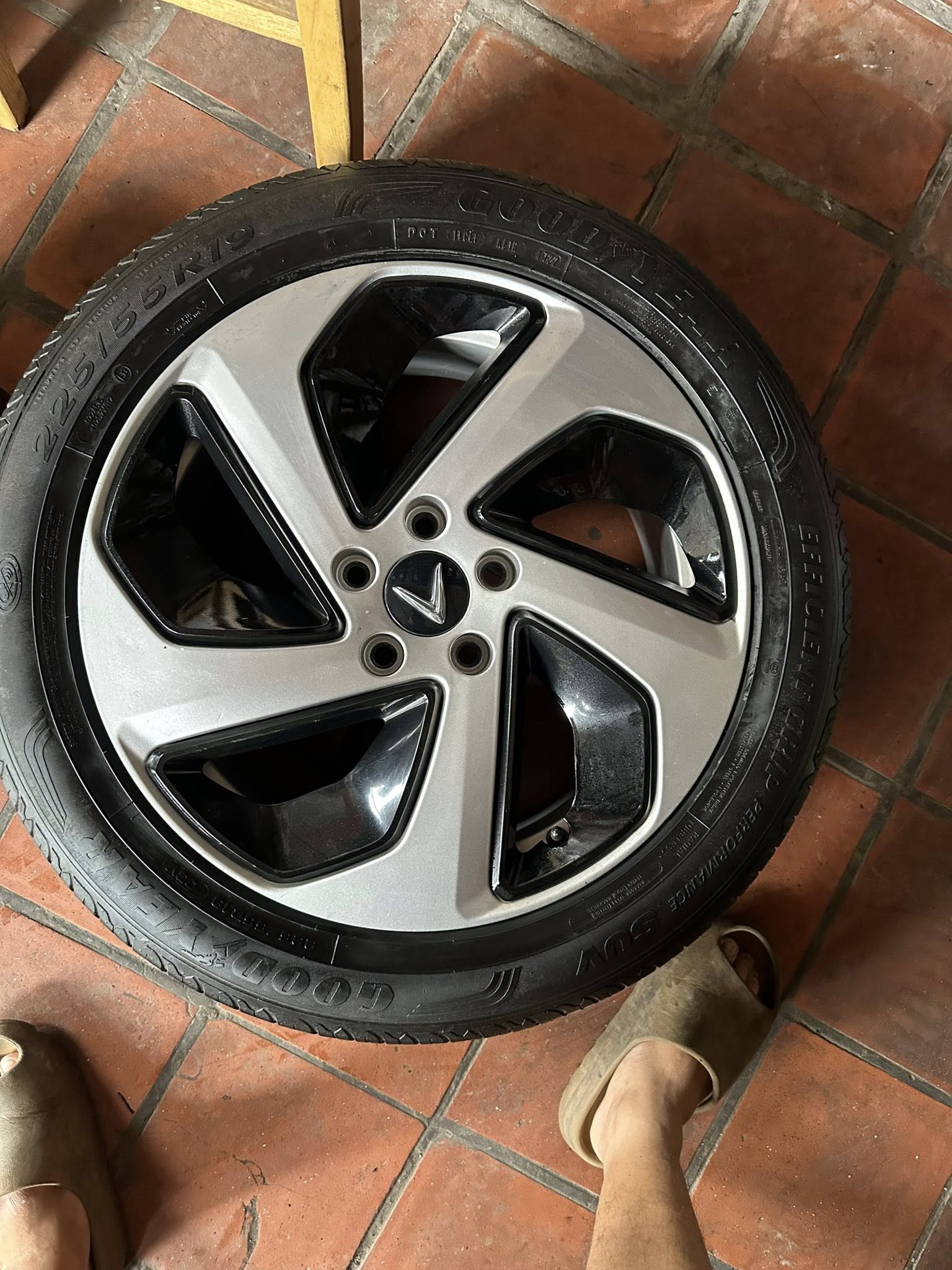  Mâm Lazang 2025 Vinfast VF8 Eco 19 inch chính hãng tháo xe