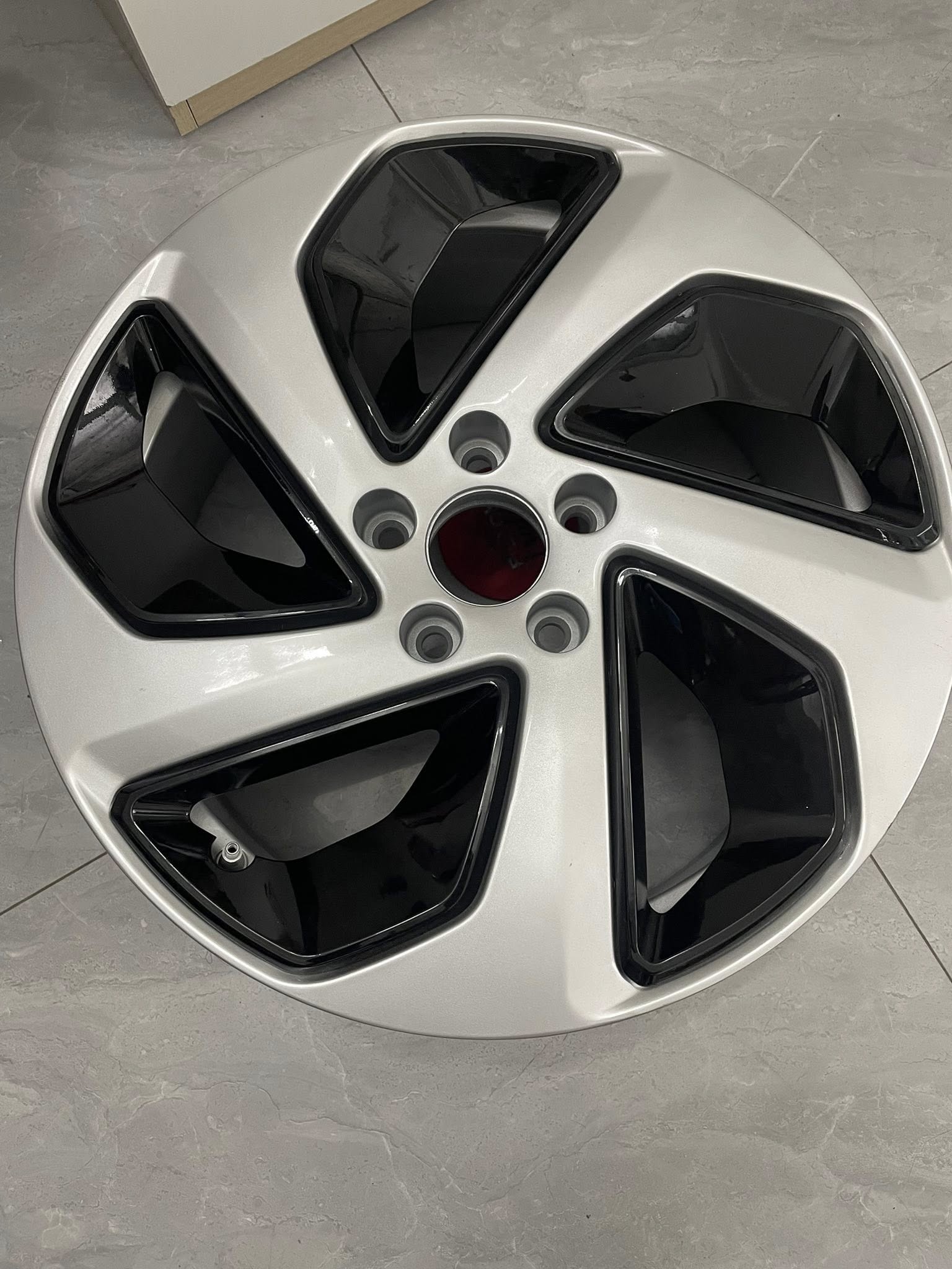  Mâm Lazang 2025 Vinfast VF8 Eco 19 inch chính hãng tháo xe