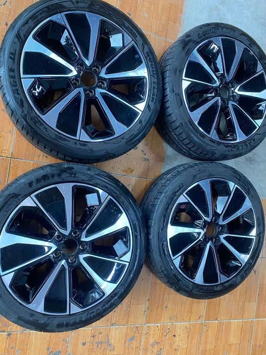 Mâm Lazang 2025 Vinfast Vf8 Plus 20 inch chính hãng tháo xe