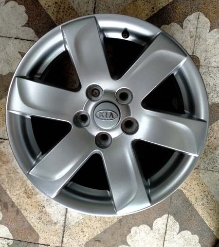 Mâm Kia Carens lắp lốp 205/55R16