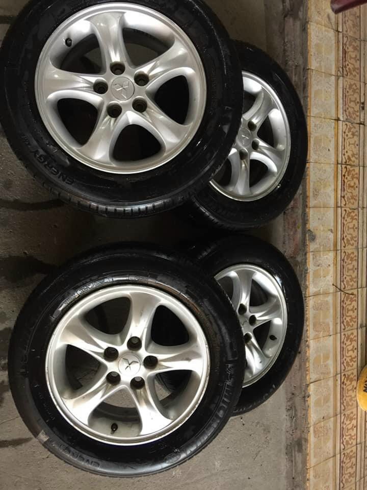 Mâm Lazang Mitsubishi Grandis xanh 16 inch lắp lốp 215/60R16