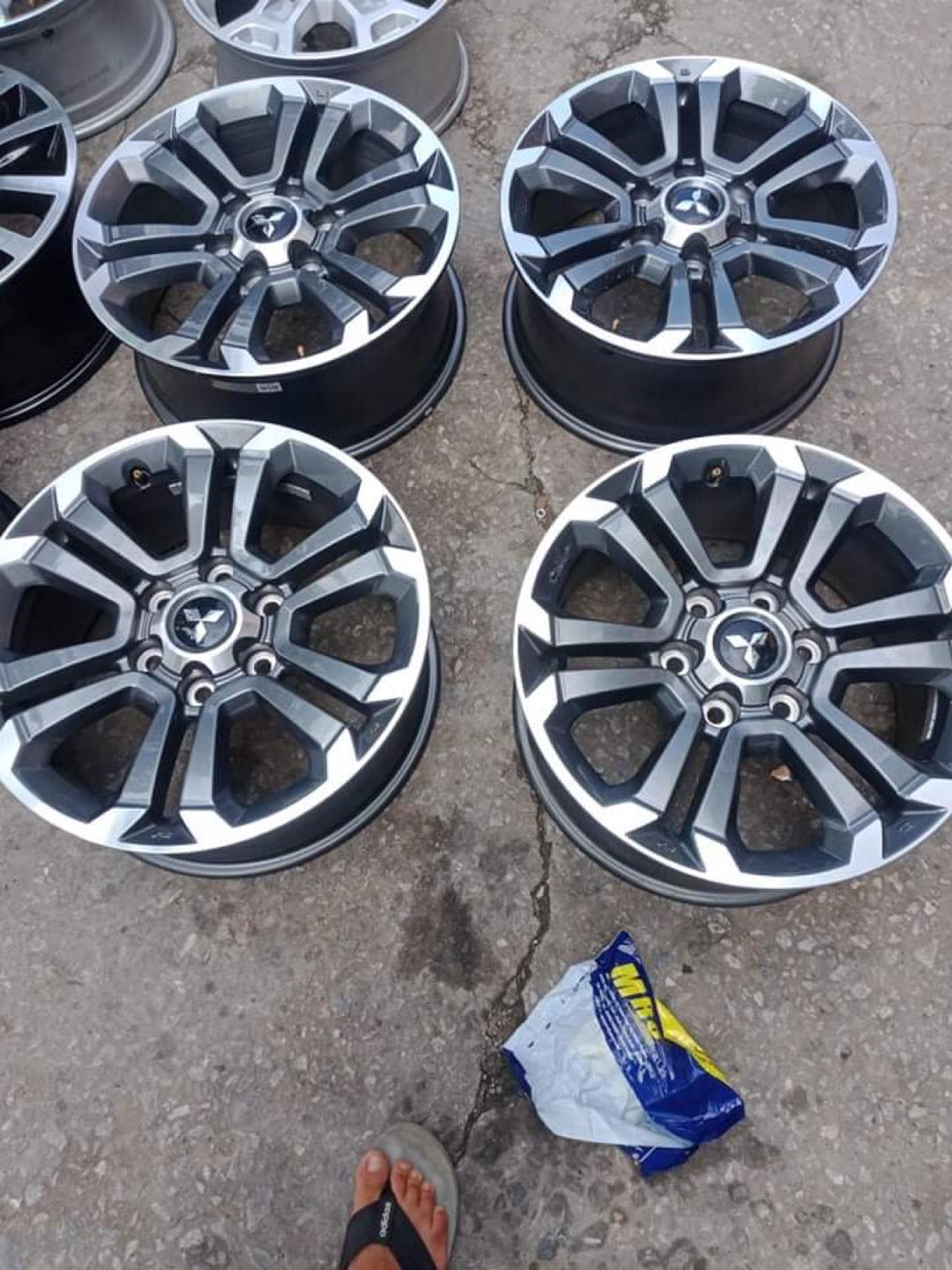 Mâm Lazang Mitsubishi Triton 18 inch lắp lốp 265/60R18