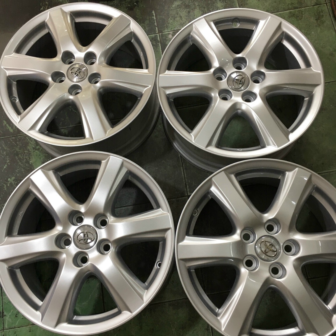 Mâm Lazang Toyota Camry 17 inch lắp lốp 215/55R17
