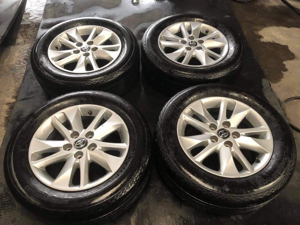 Mâm Lazang Toyota Innova 16 inch tháo xe lắp lốp 215/60R16