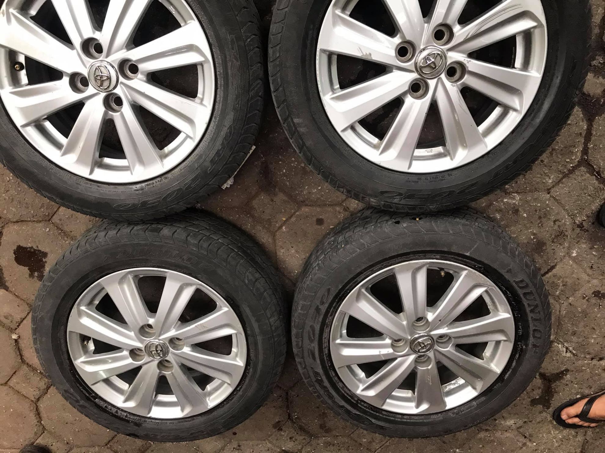 Mâm Lazang Toyota Vios cũ 15 inch lắp lốp 185/60R15
