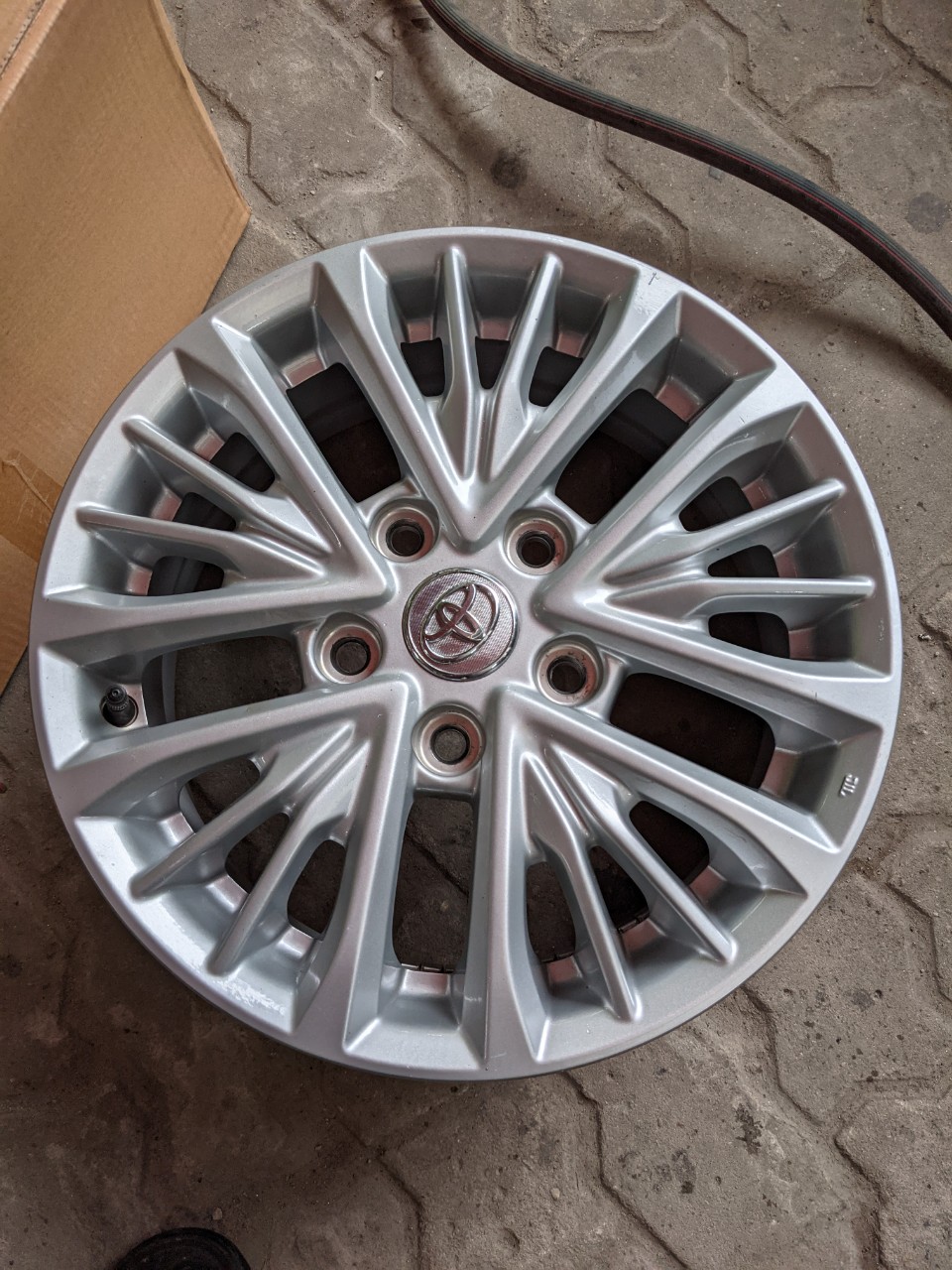 Mâm Lazang Vành 15 inch chính hãng Suzuki lắp vừa camry 5x114.3