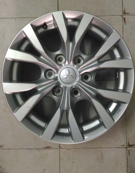 Mâm Mitsubishi Pajero lắp lốp 265/65R17 theo xe